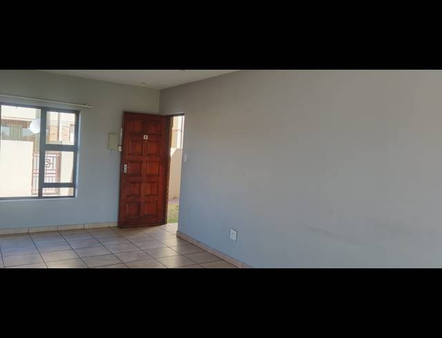 2 BEDROOM APARTMENT TO LET IN REYNO RIDGE